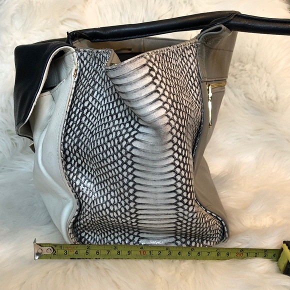 Vince Camuto leather purse, GUC - Picture 15 of 15